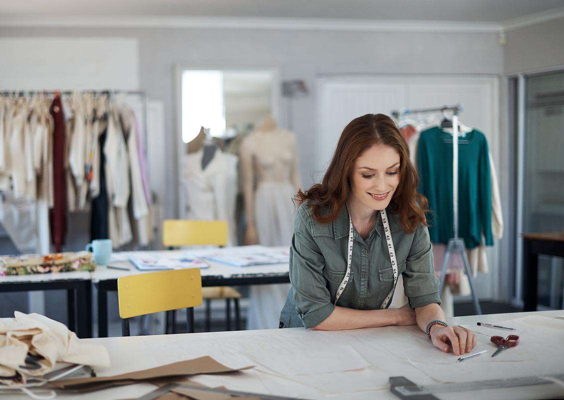 服装行业短信营销背景